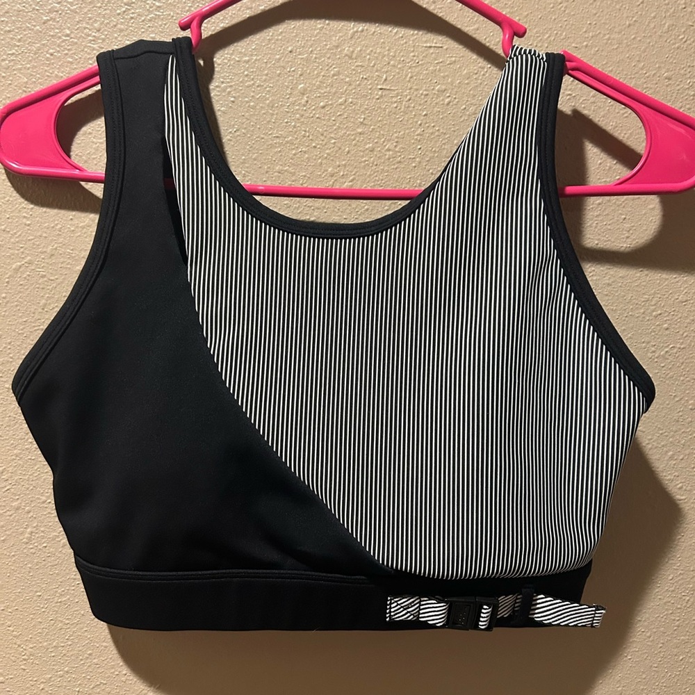 NWOT‎ ZYIA Sports Bra